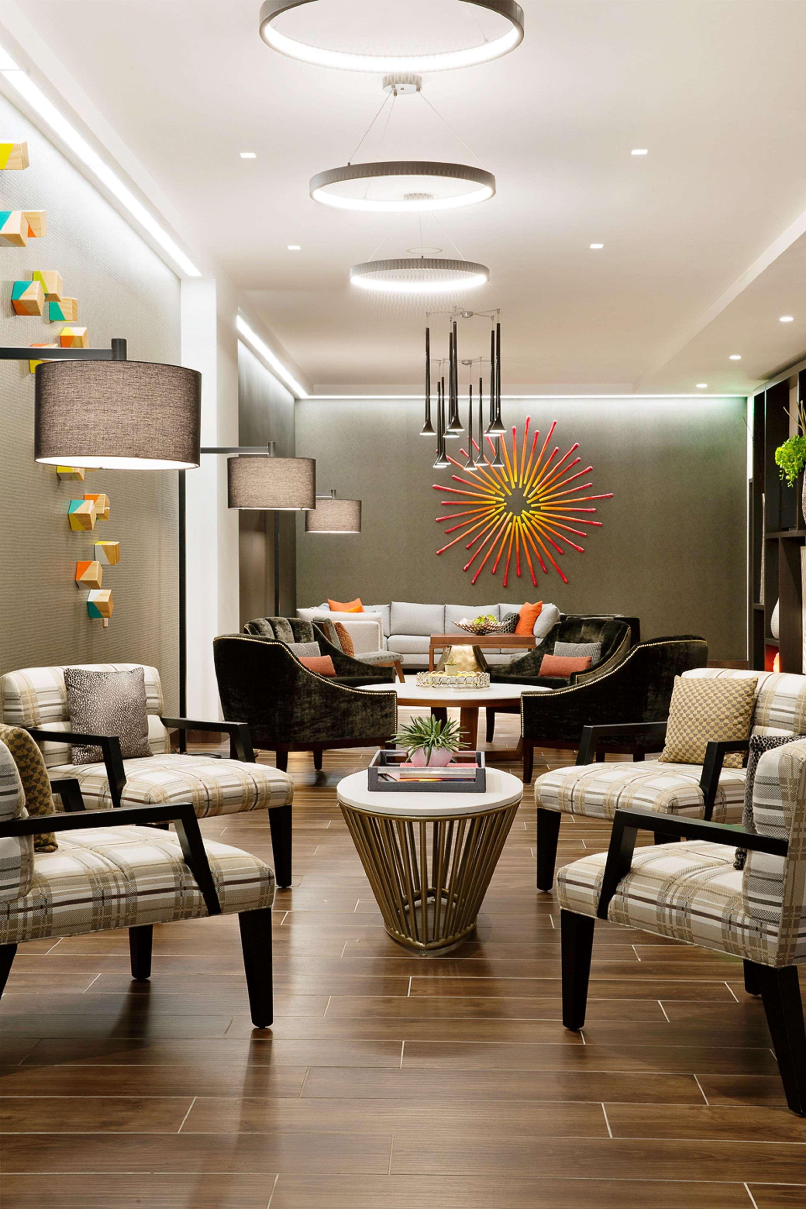 Hampton & Downtown Hotel 3*